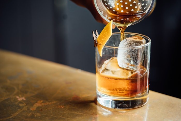 Gece Negroni kokteyli